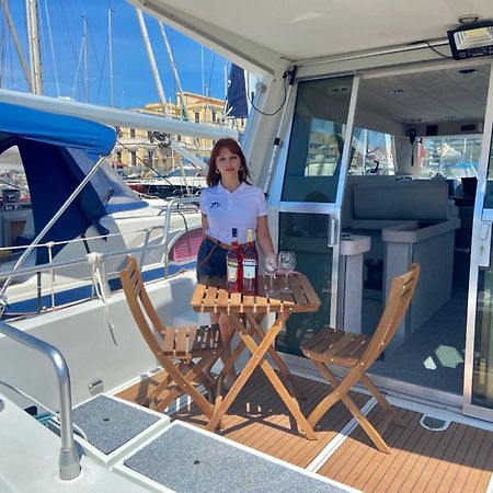 Hotel She'S Mine Yacht Katánie Exteriér fotografie