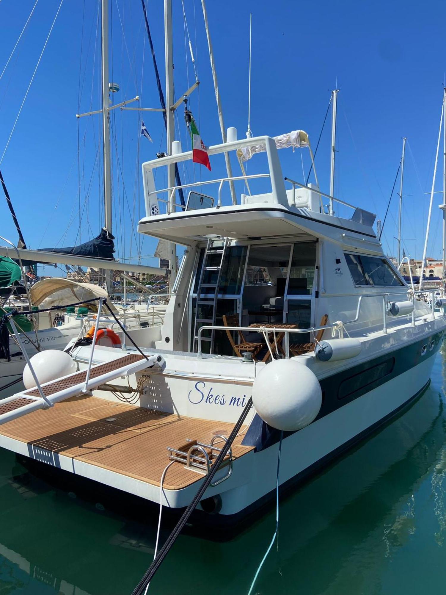 Hotel She'S Mine Yacht Katánie Exteriér fotografie